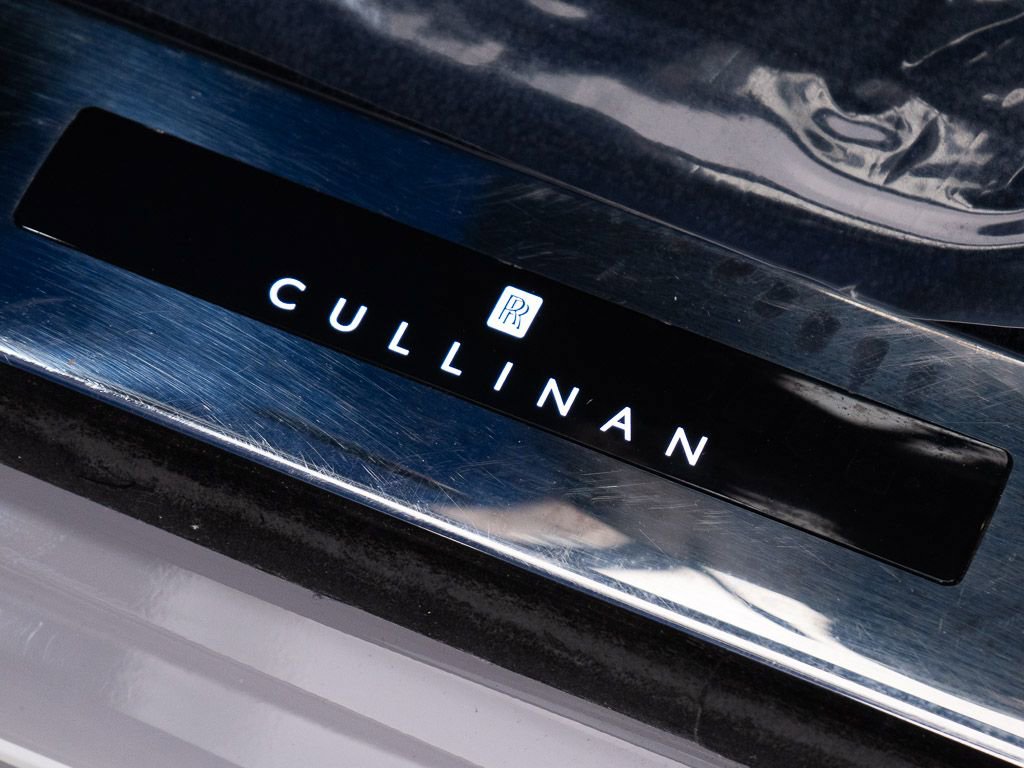 Used 2023 Rolls-Royce Cullinan image 14