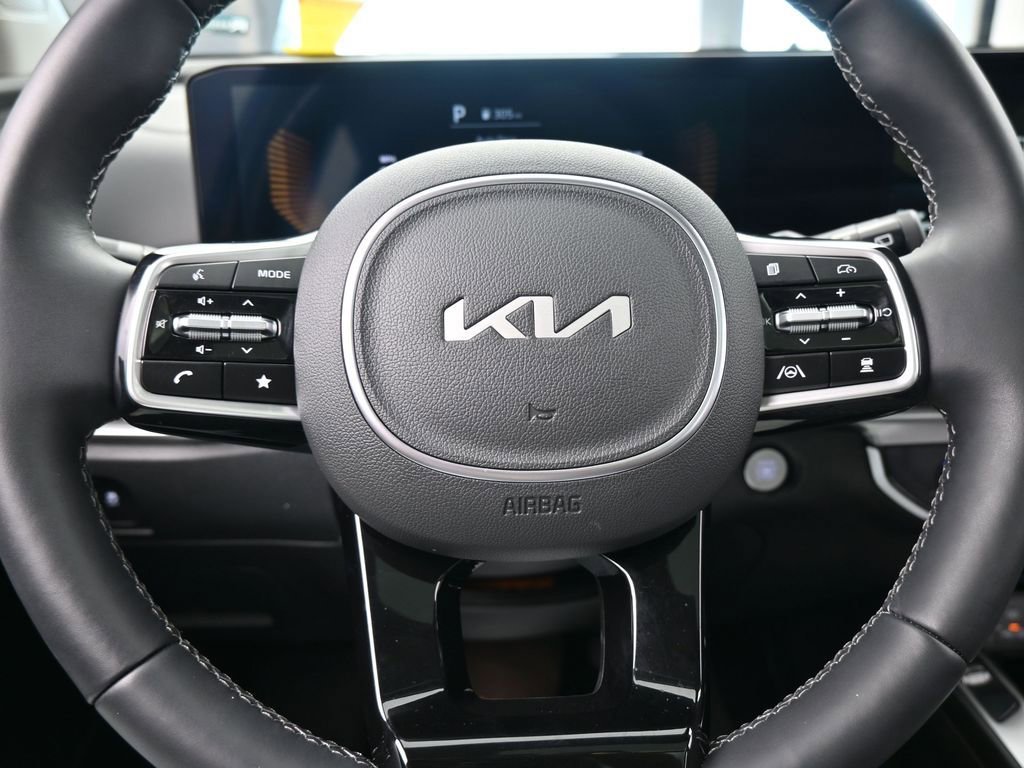 Used 2025 Kia Sorento EX w/ Panoramic Sunroof Package FWD image 29