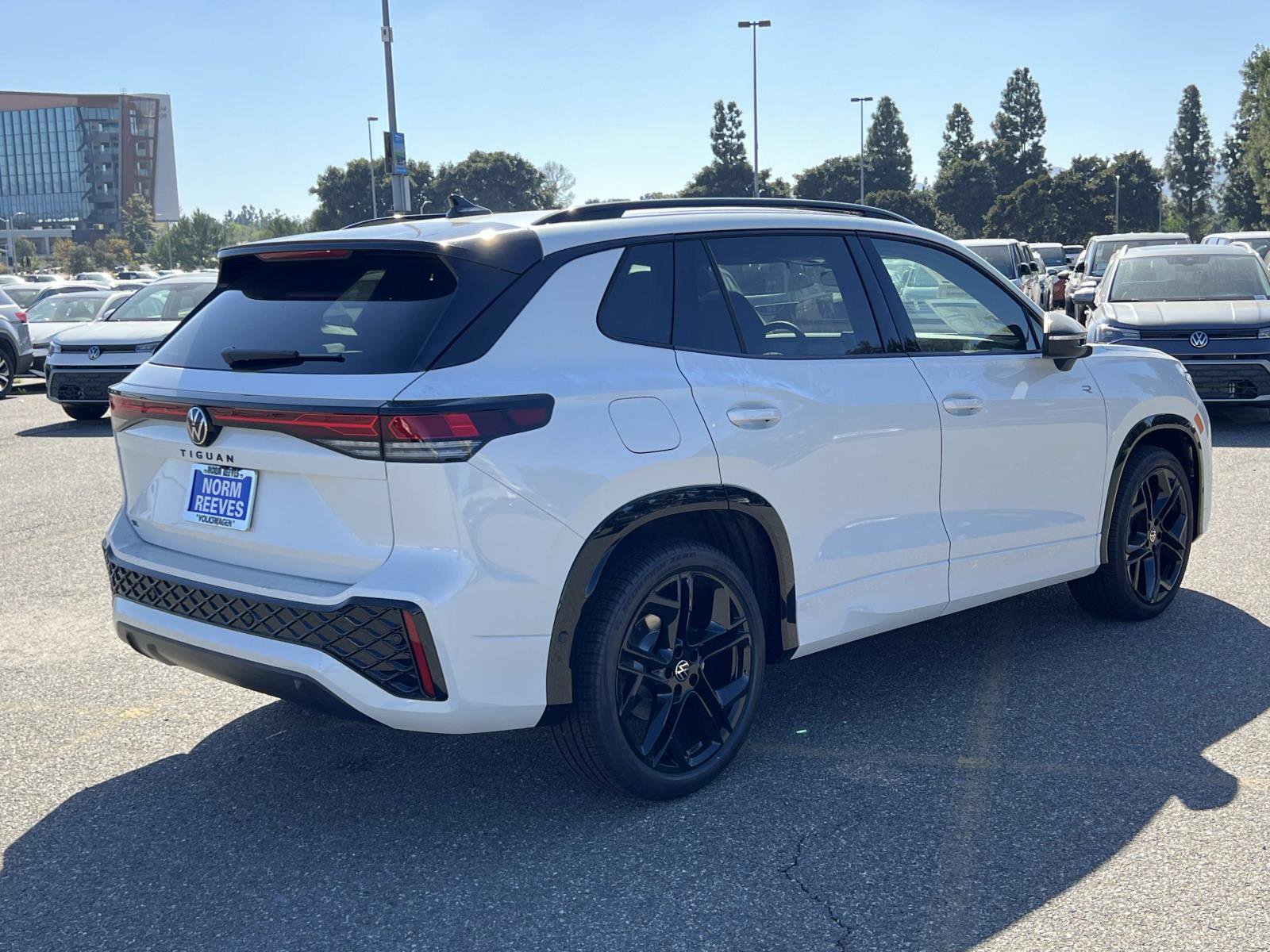 New 2026 Volkswagen Tiguan SE R-Line image 27