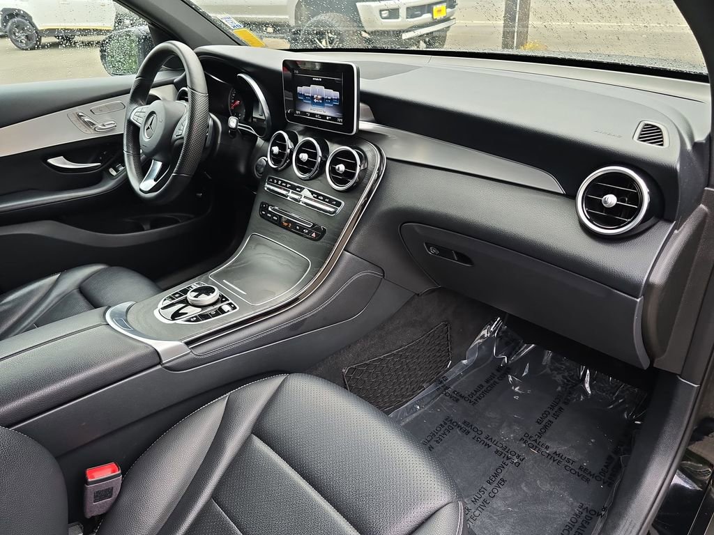 Used 2019 Mercedes-Benz GLC 300 4MATIC image 33