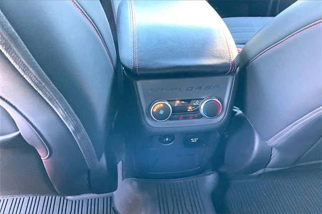 Used 2025 Ford Explorer ST-Line w/ Premium Package image 23