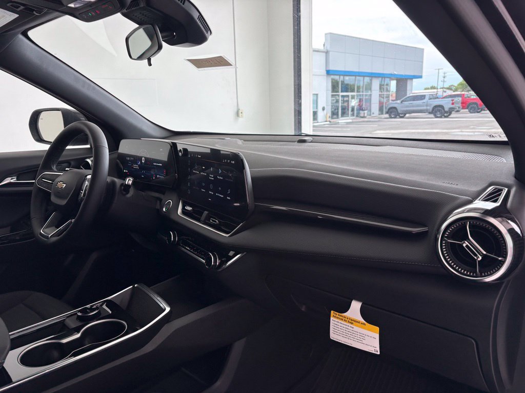 New 2027 Chevrolet Equinox LT w/ LPO, Floor Liner Package FWD image 35
