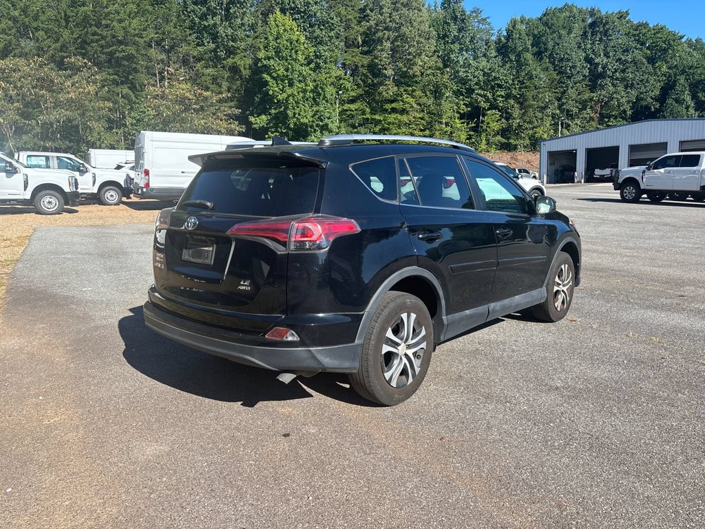 Used 2016 Toyota RAV4 LE AWD/4WD image 5