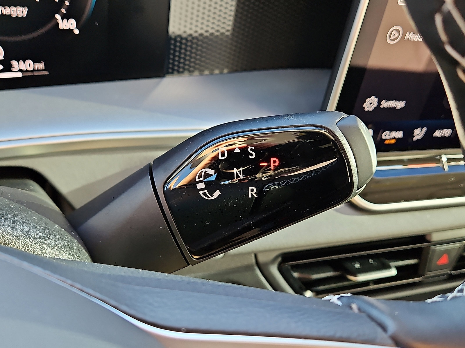 New 2026 Volkswagen Tiguan SE image 19