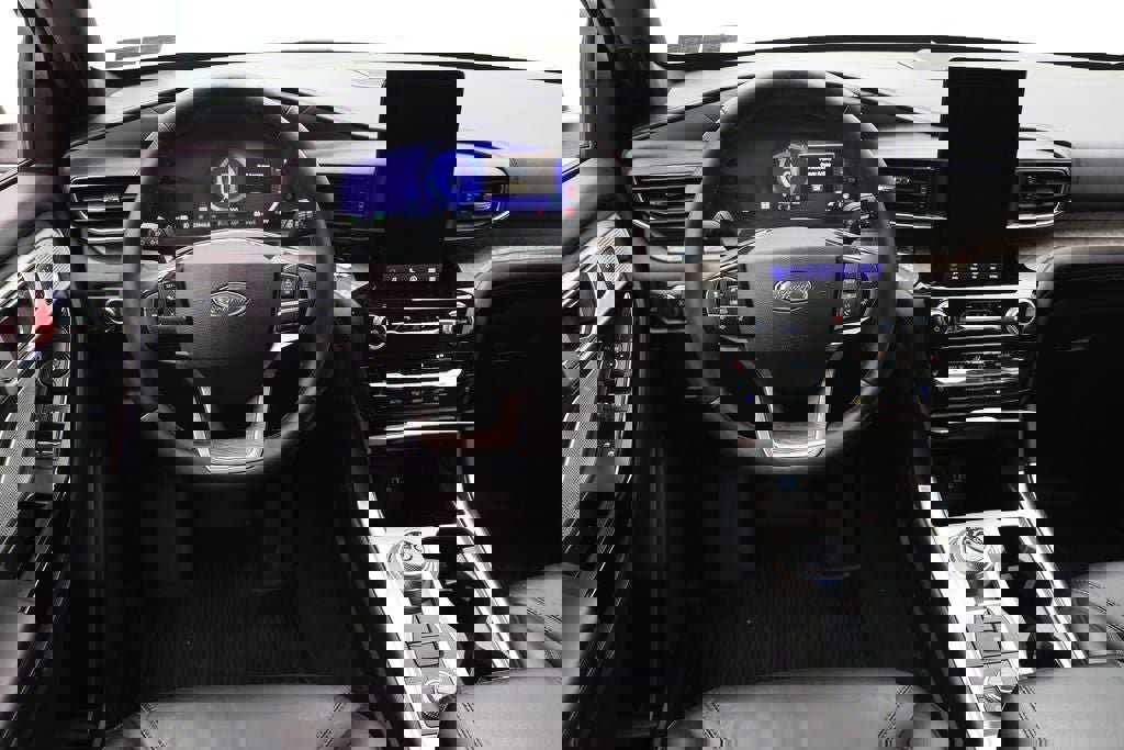 Used 2022 Ford Explorer Platinum w/ Equipment Group 601A image 12