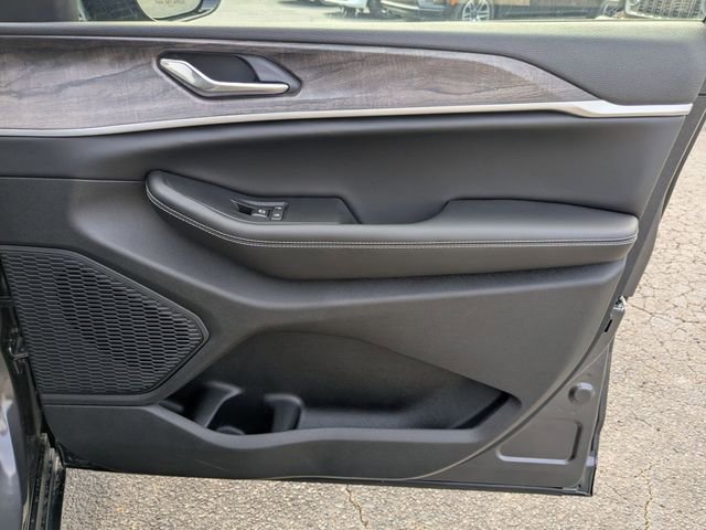 New 2026 Jeep Grand Cherokee Altitude AWD/4WD image 33