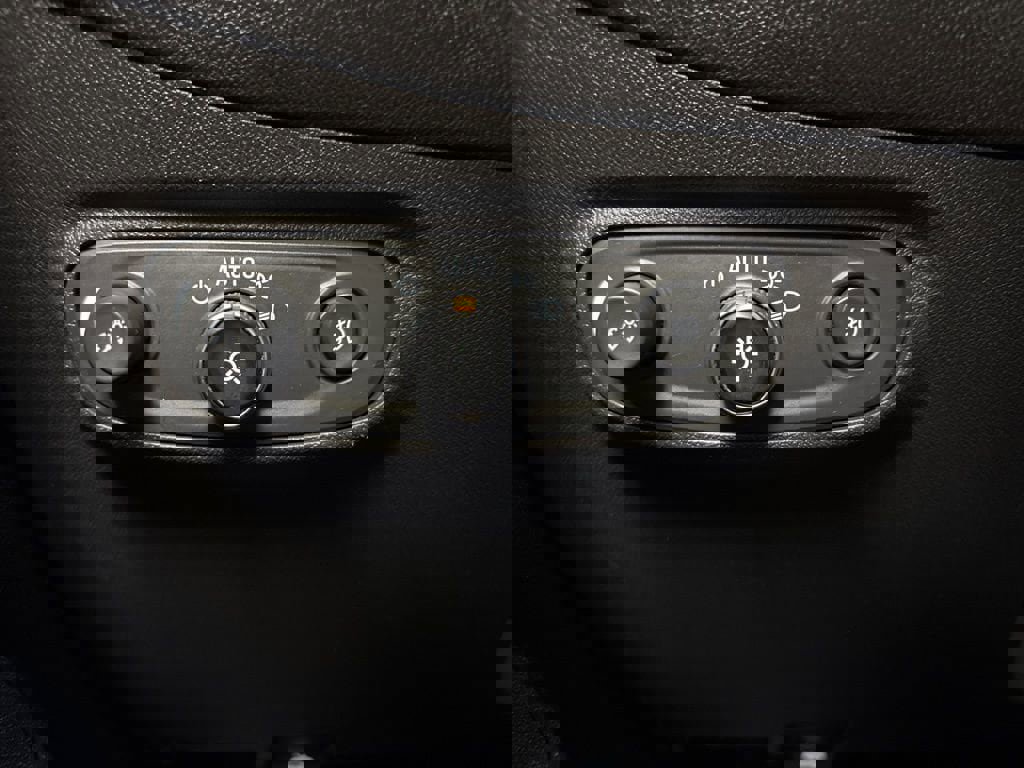 Used 2021 Chevrolet Equinox LT image 26