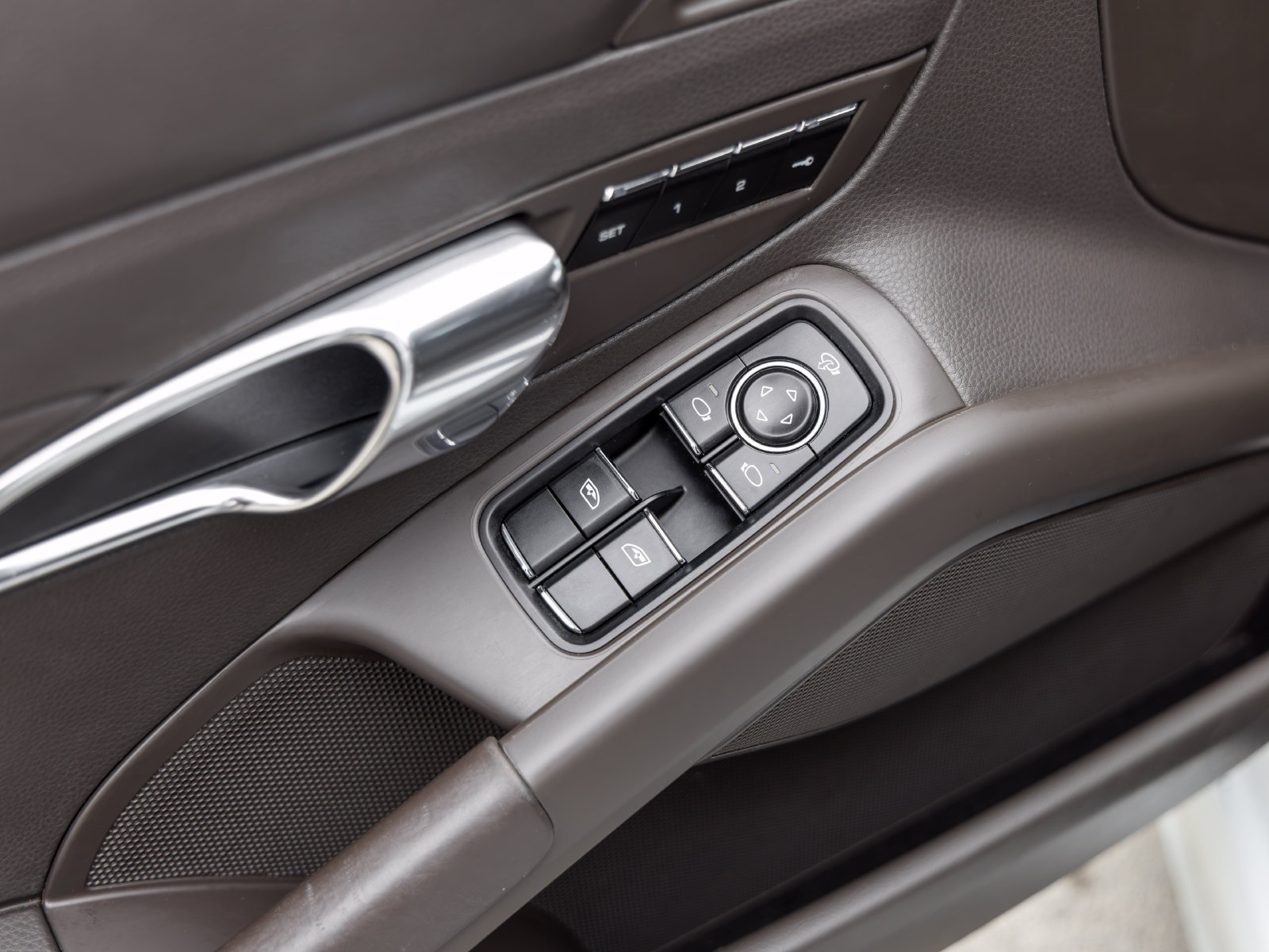 Certified 2017 Porsche 718 Boxster RWD image 31