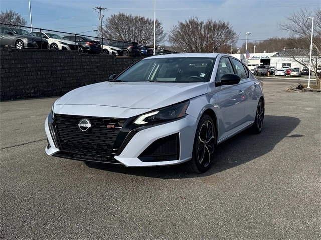 Used 2024 Nissan Altima 2.5 SR w/ SR Premium Package image 8