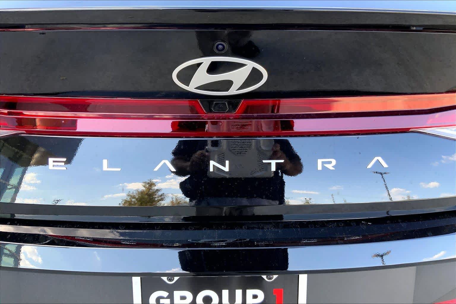 New 2026 Hyundai Elantra SEL Sport FWD image 15