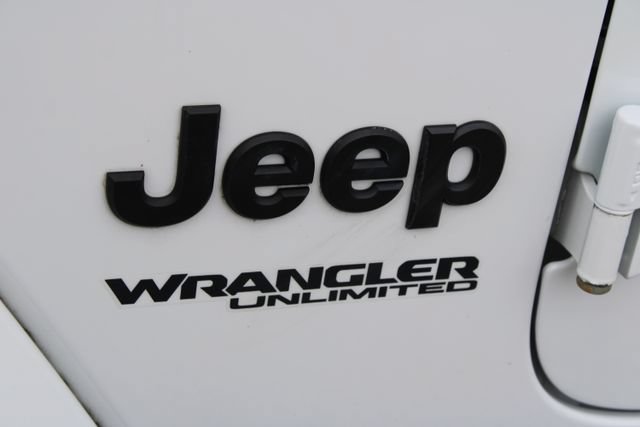 Used 2022 Jeep Wrangler Unlimited Sahara AWD/4WD image 8