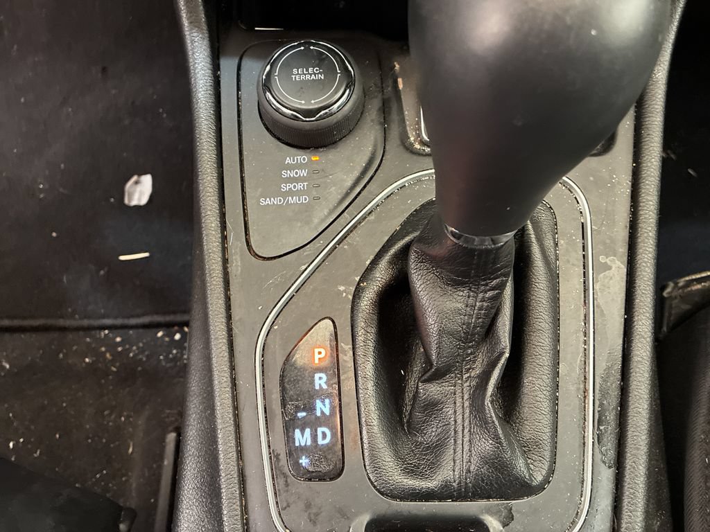 Used 2021 Jeep Cherokee Latitude Lux AWD/4WD image 15