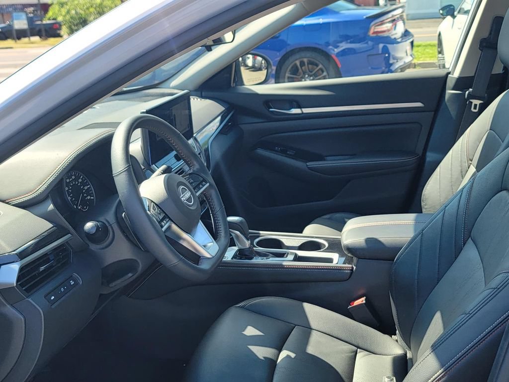Used 2024 Nissan Altima 2.5 SR w/ SR Premium Package FWD image 15