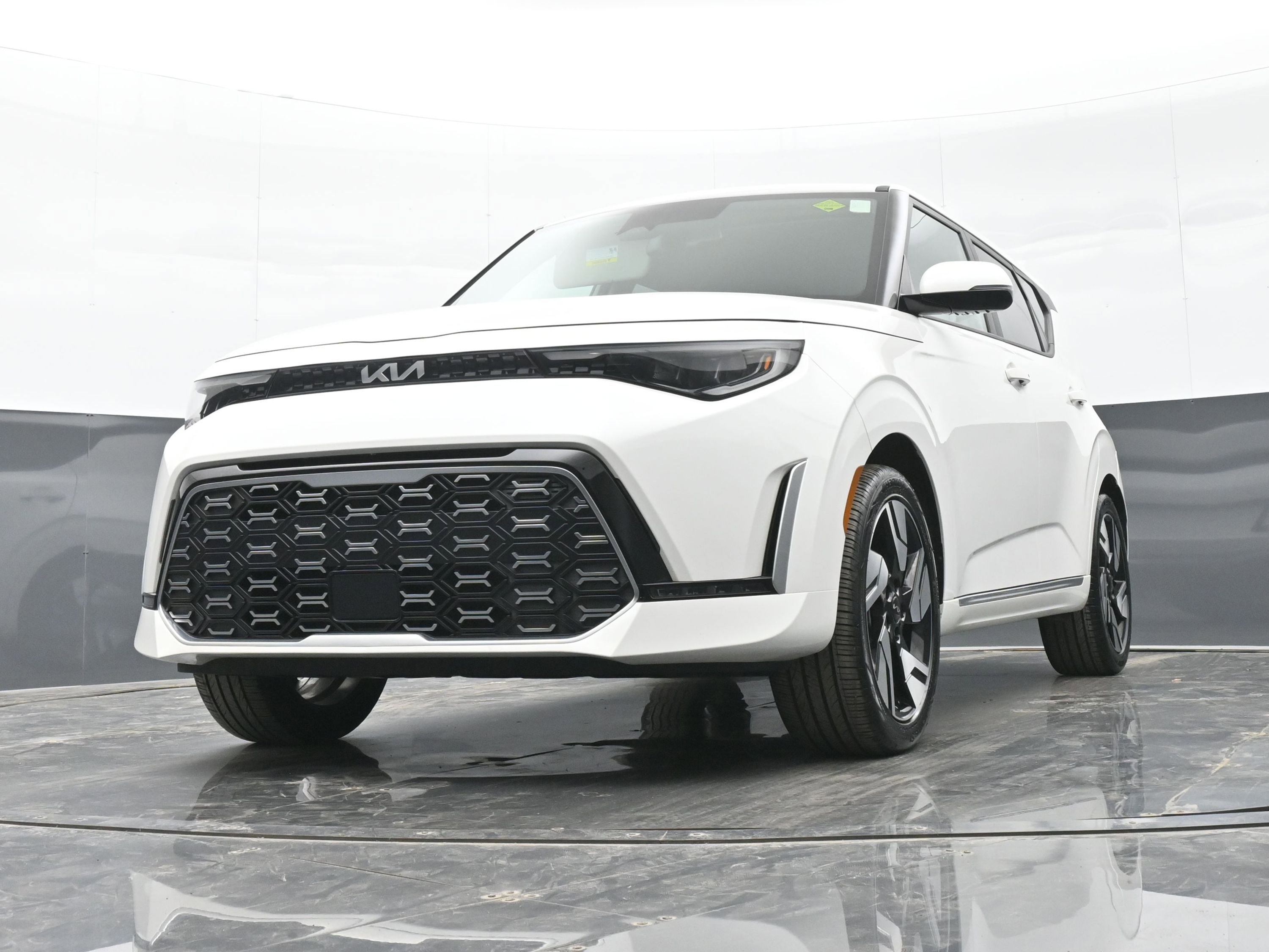 Used 2025 Kia Soul GT-Line w/ GT-Line Technology Package image 28