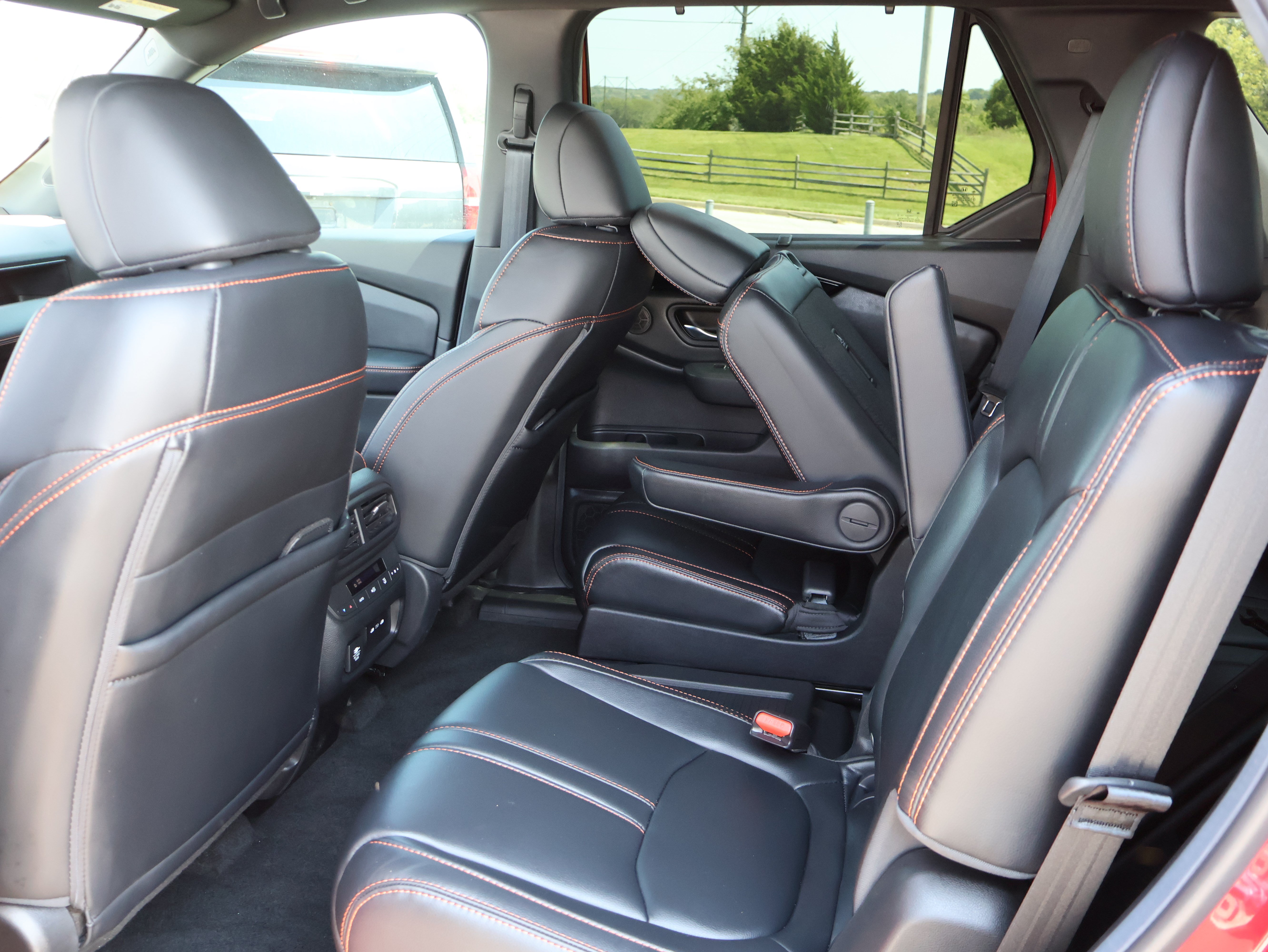 Used 2025 Honda Pilot TrailSport image 18