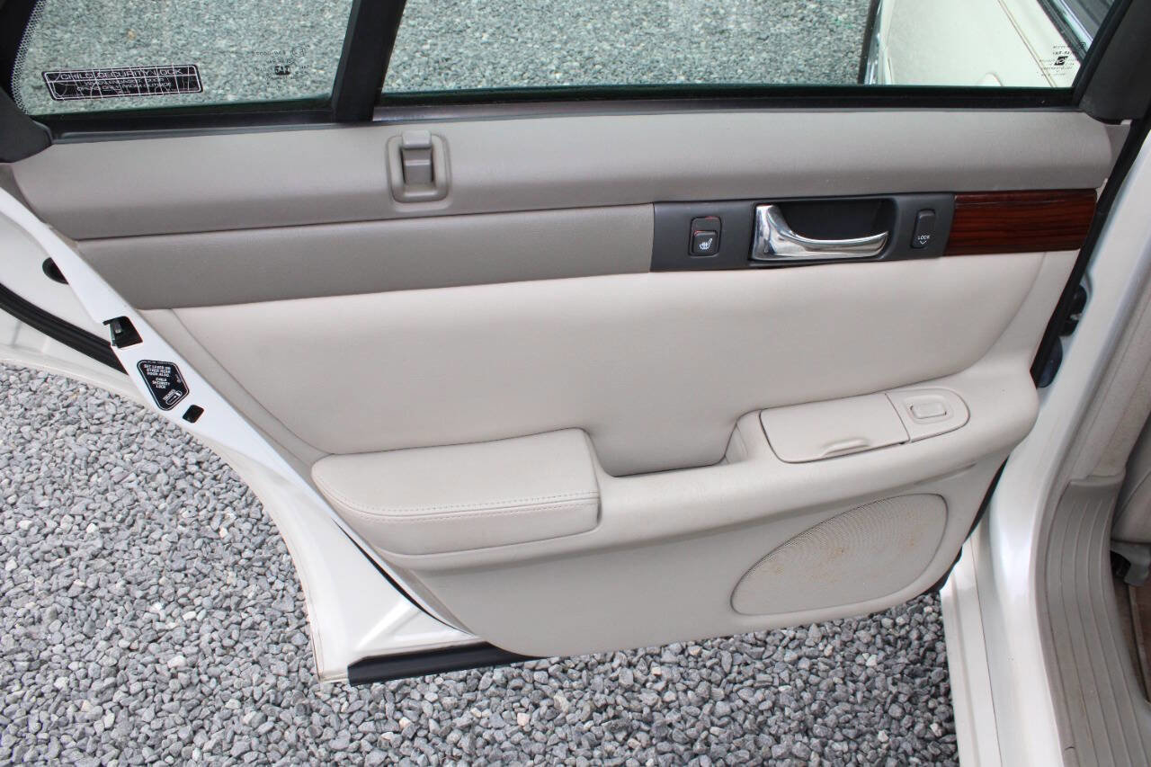 Used 2001 Cadillac Seville SLS w/ Premium Luxury Pkg FWD image 20