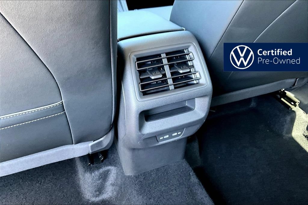 Used 2025 Volkswagen Tiguan SE FWD image 9