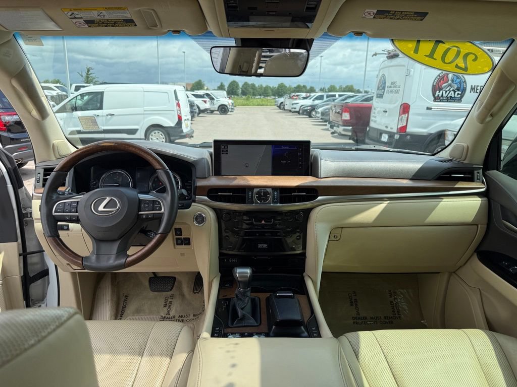 Used 2017 Lexus LX 570 4WD w/ Luxury Package image 15