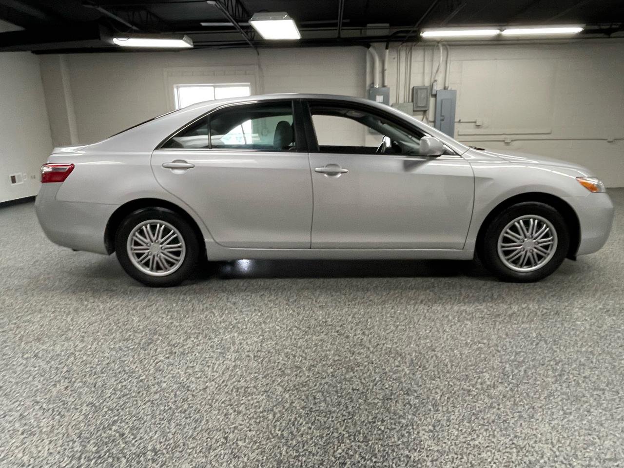 Used 2009 Toyota Camry LE FWD image 4