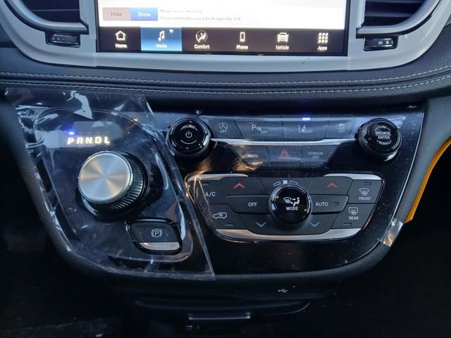 New 2026 Chrysler Pacifica Select image 21