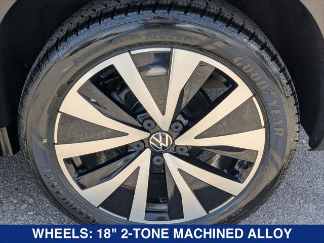 Certified 2022 Volkswagen Taos SE FWD image 9