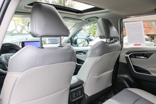 Used 2023 Toyota RAV4 XLE Premium image 36