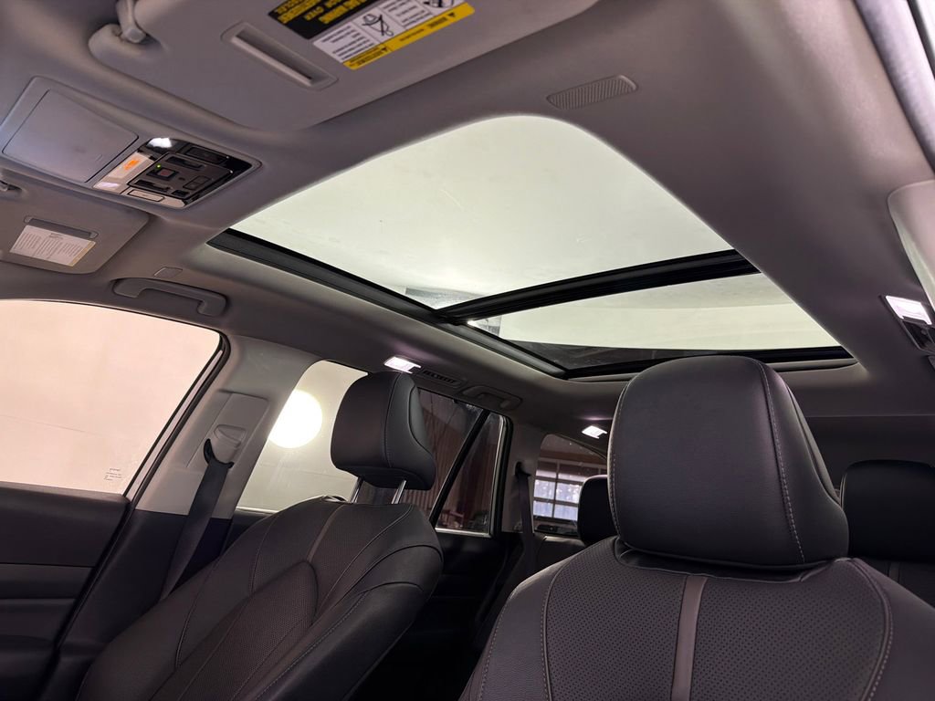Used 2024 Toyota Grand Highlander Platinum image 2