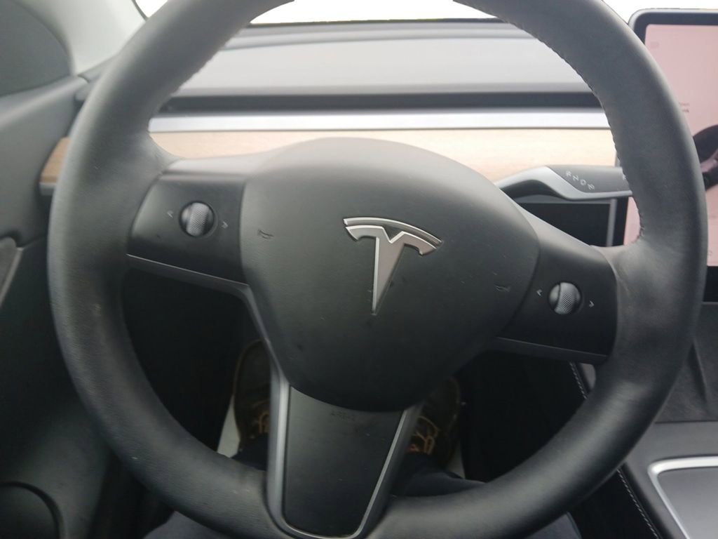 Used 2022 Tesla Model Y Performance AWD/4WD image 9