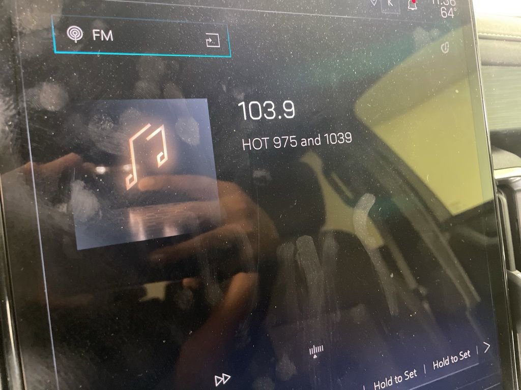 Used 2025 GMC Acadia Elevation image 27