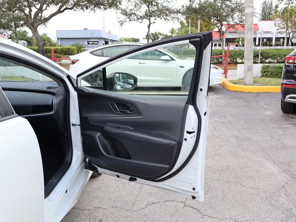 Used 2024 Toyota Prius LE image 18