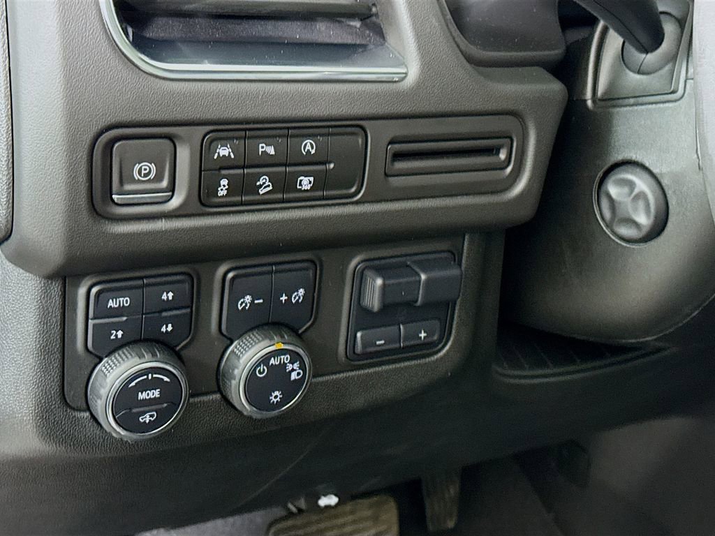 Used 2024 Chevrolet Tahoe Z71 w/ Z71 Off-Road Package image 21