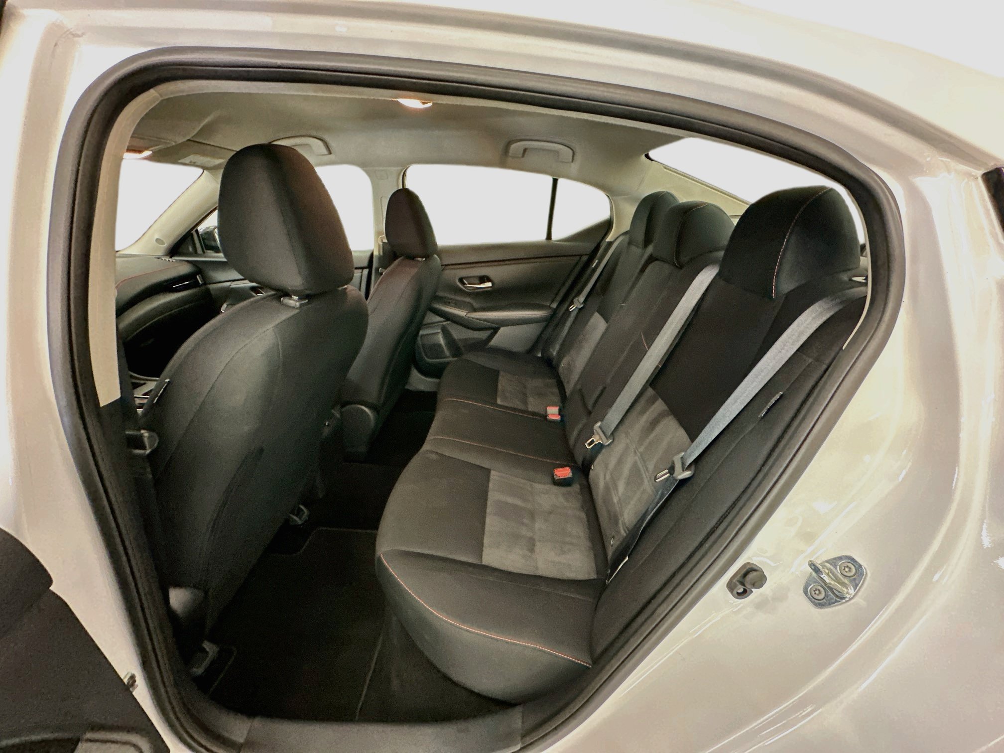 Used 2025 Nissan Sentra SR FWD image 28