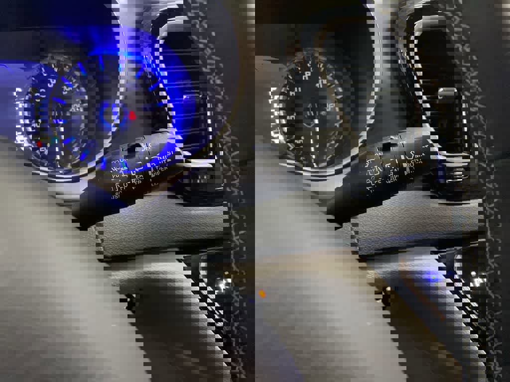 Used 2024 Chrysler Pacifica Touring-L image 22