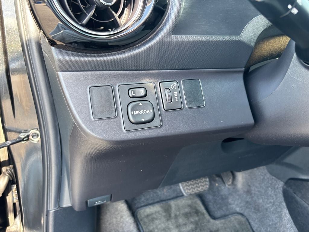Used 2016 Toyota Prius C Persona Series FWD image 22