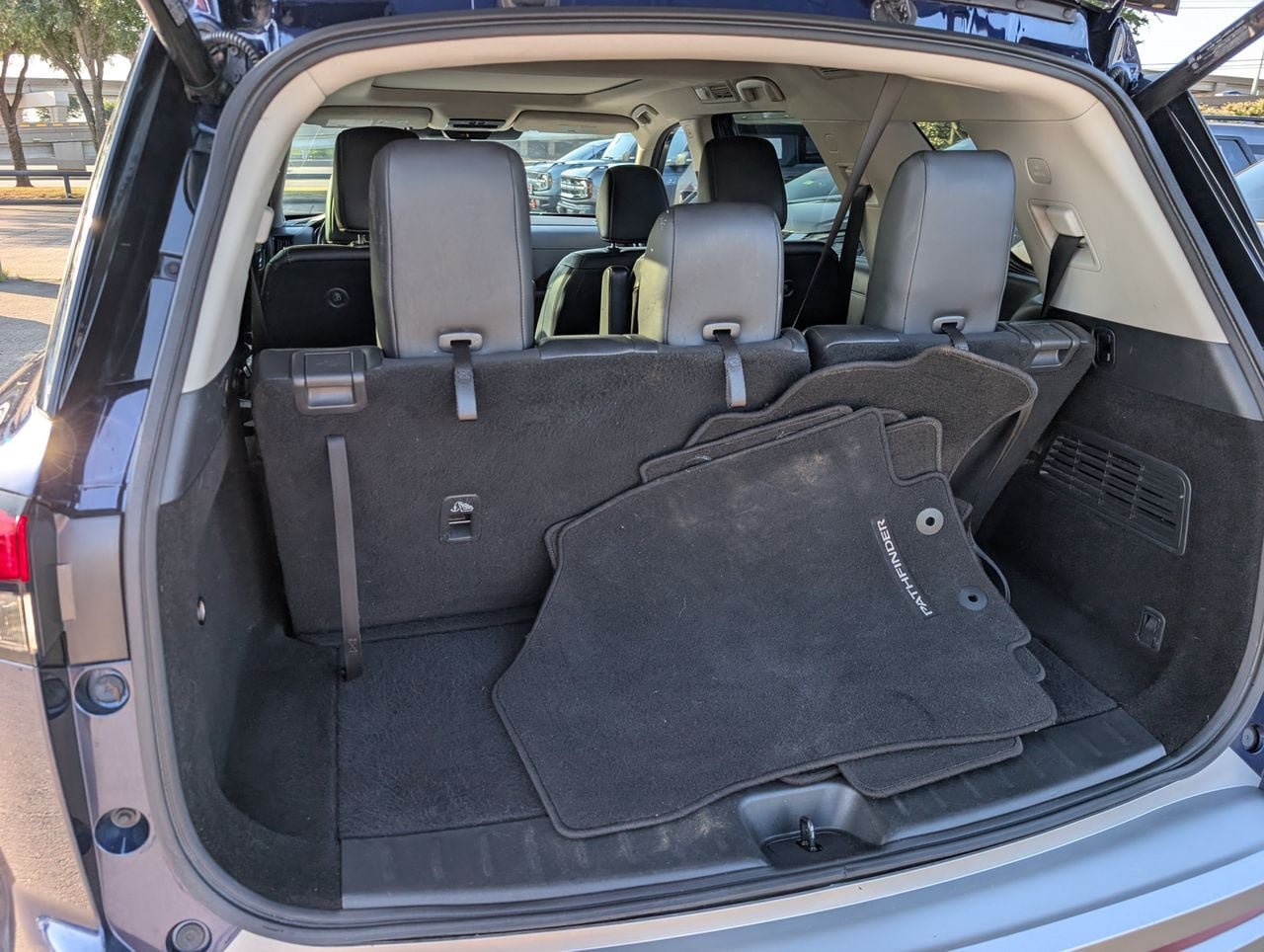 Certified 2023 Nissan Pathfinder SL w/ SL Premium Package FWD image 29