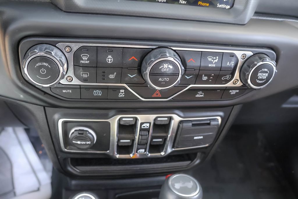 Used 2022 Jeep Wrangler Unlimited Sahara w/ Cold Weather Group AWD/4WD image 23