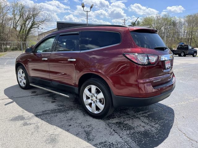 Used 2017 Chevrolet Traverse LT w/ Style and Technology Package image 5