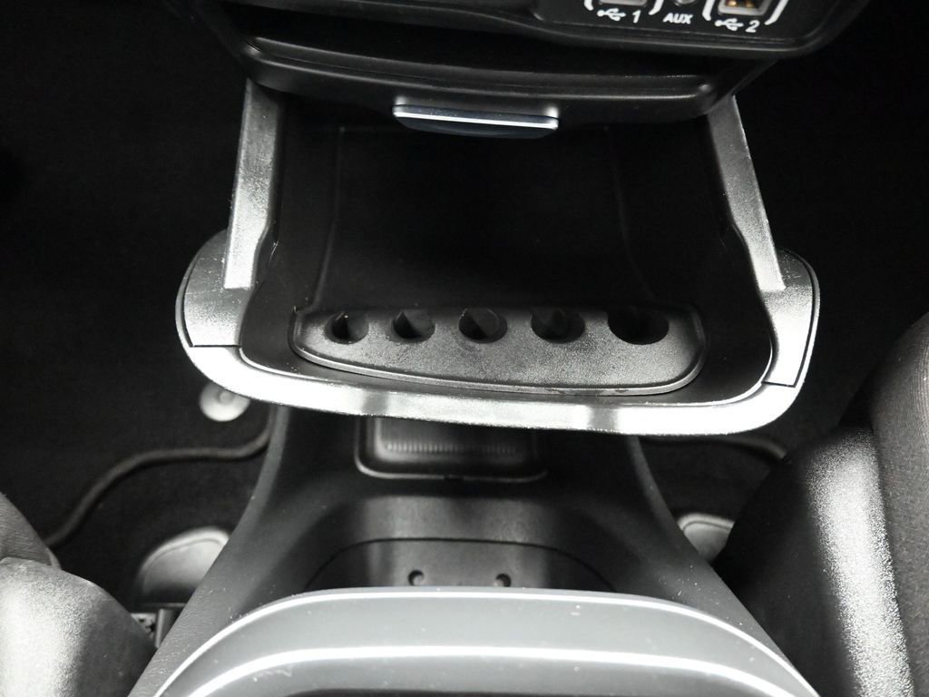 Used 2024 Chrysler Pacifica Touring image 27