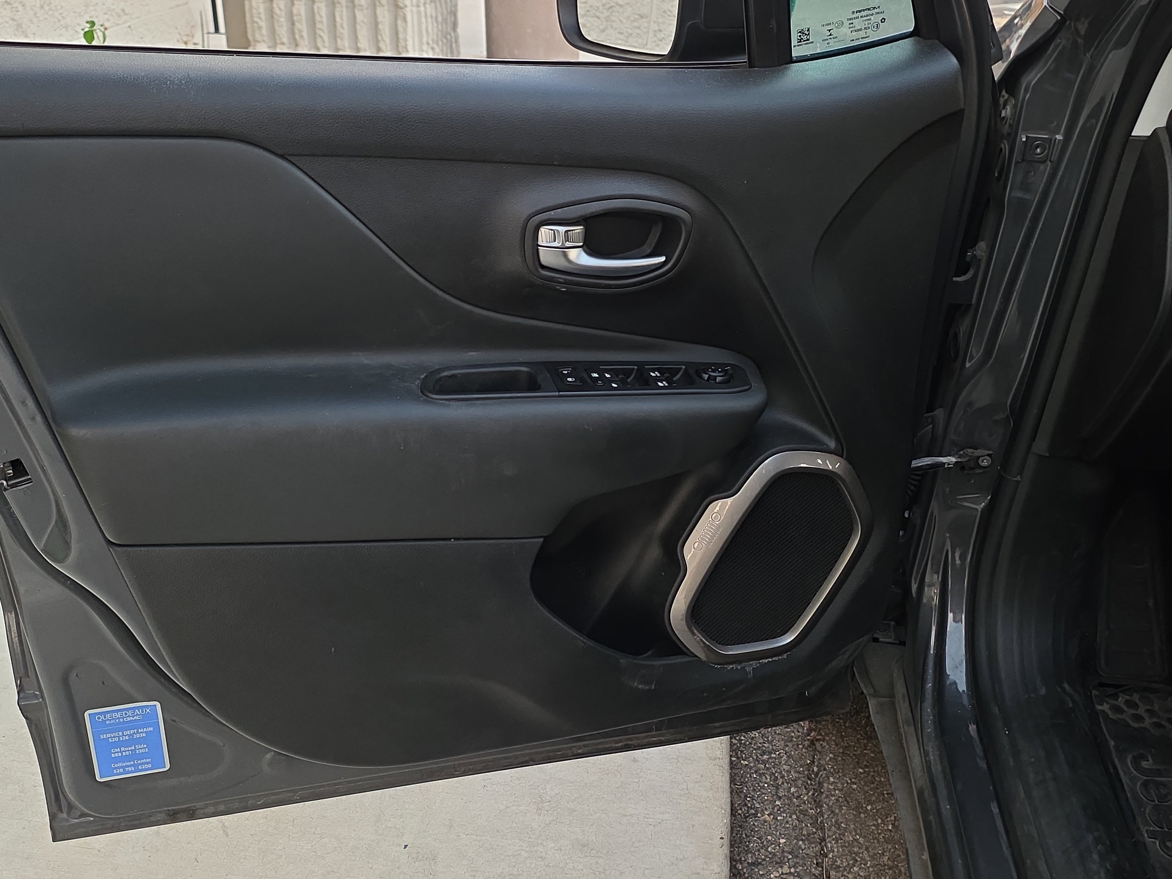 Used 2022 Jeep Renegade Latitude image 10