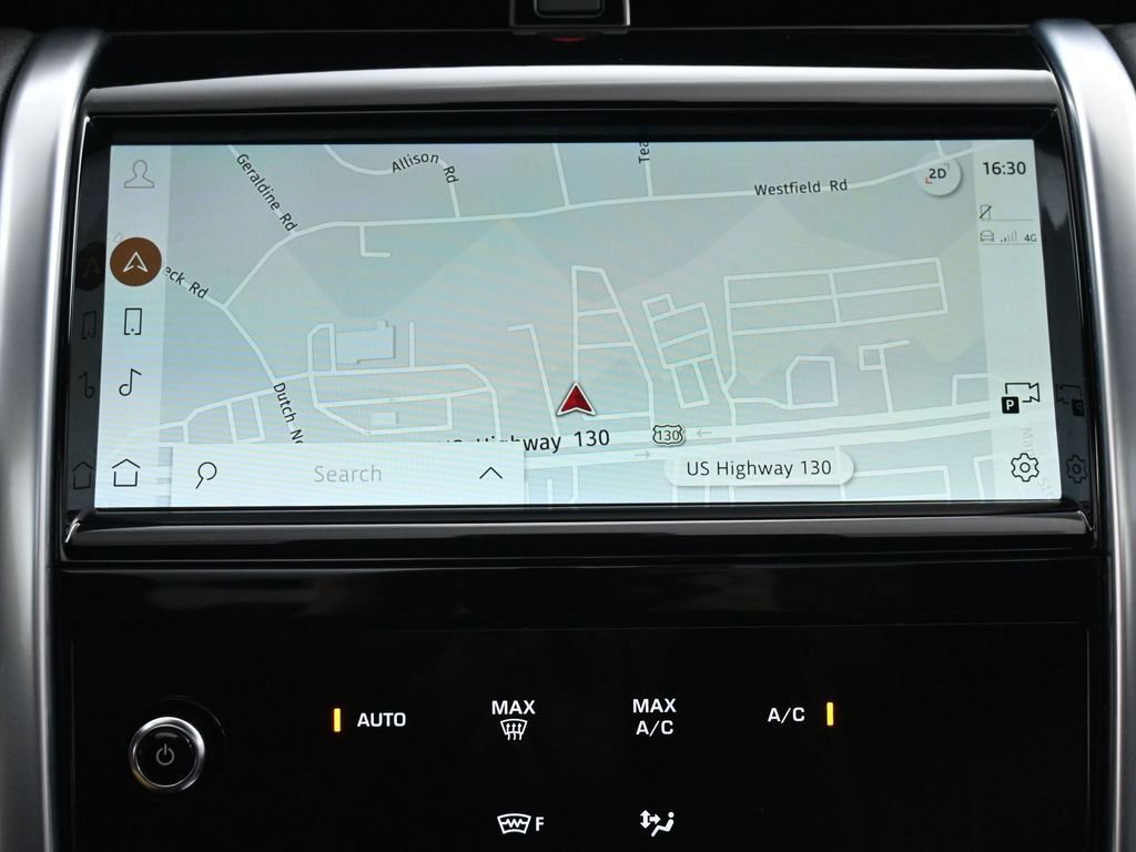 Used 2022 Land Rover Discovery Sport SE image 29