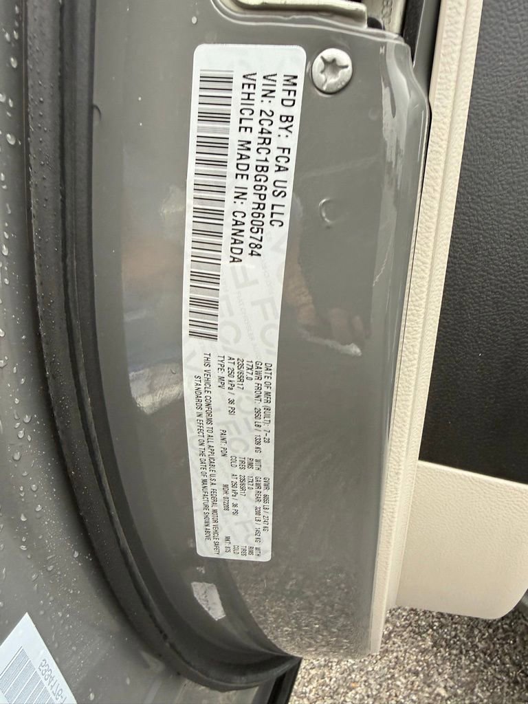 Used 2023 Chrysler Pacifica Touring-L image 29