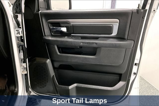 Used 2022 RAM 1500 Warlock AWD/4WD image 38