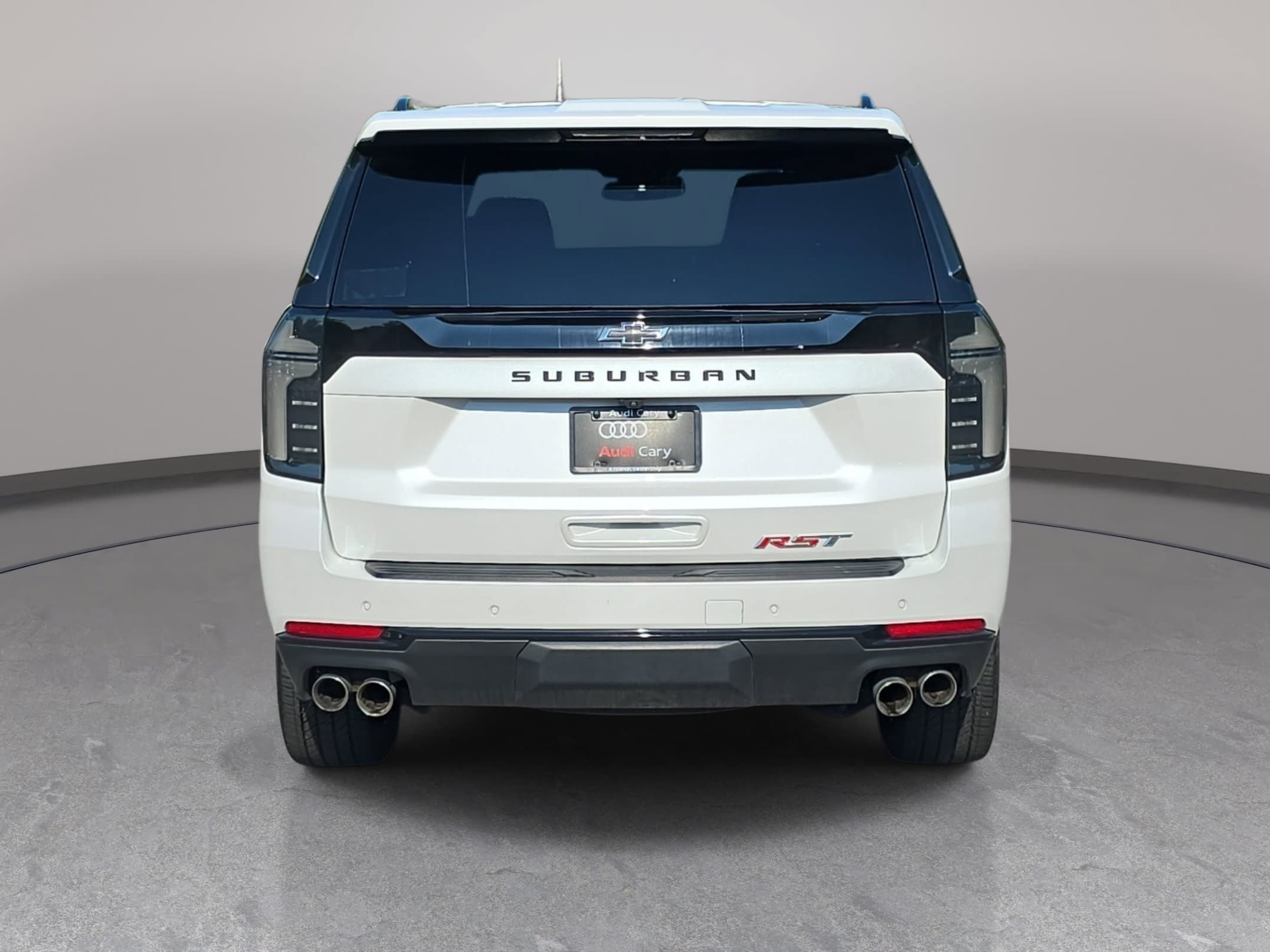 Used 2025 Chevrolet Suburban RST w/ Comfort Package AWD/4WD image 6