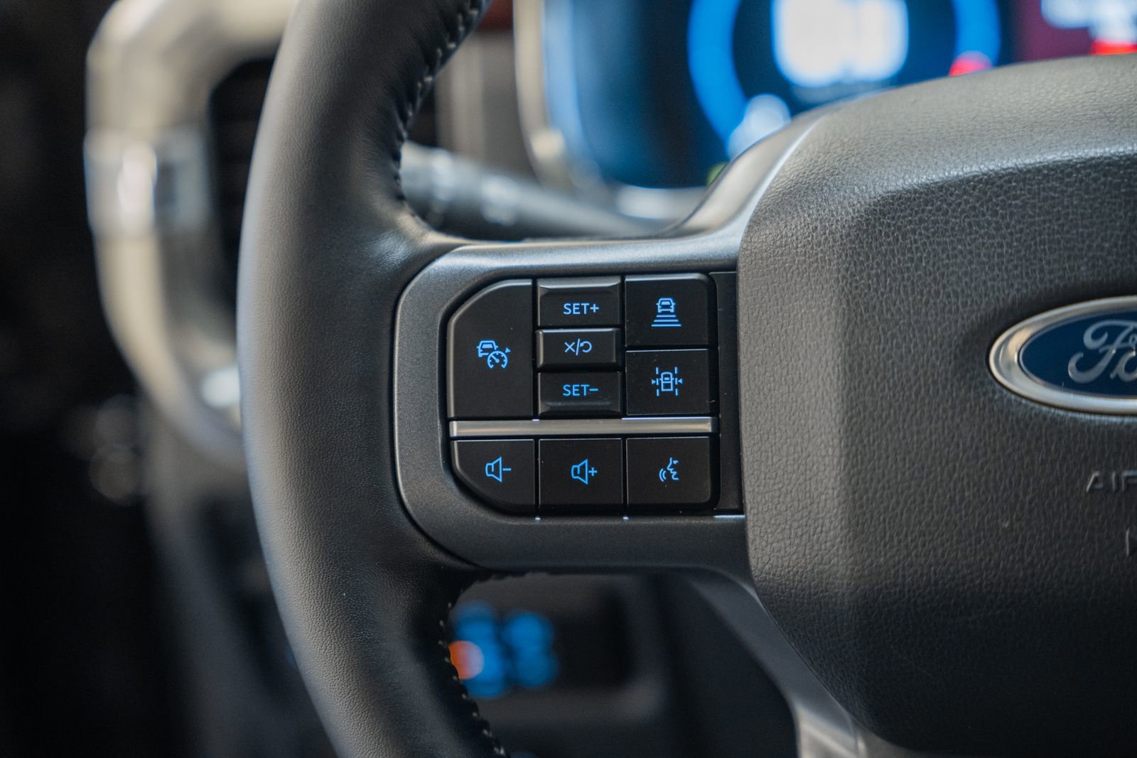 Certified 2023 Ford F150 Lariat w/ Equipment Group 502A High image 31