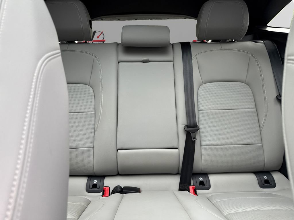 Used 2024 Jaguar E-PACE R-Dynamic SE image 20