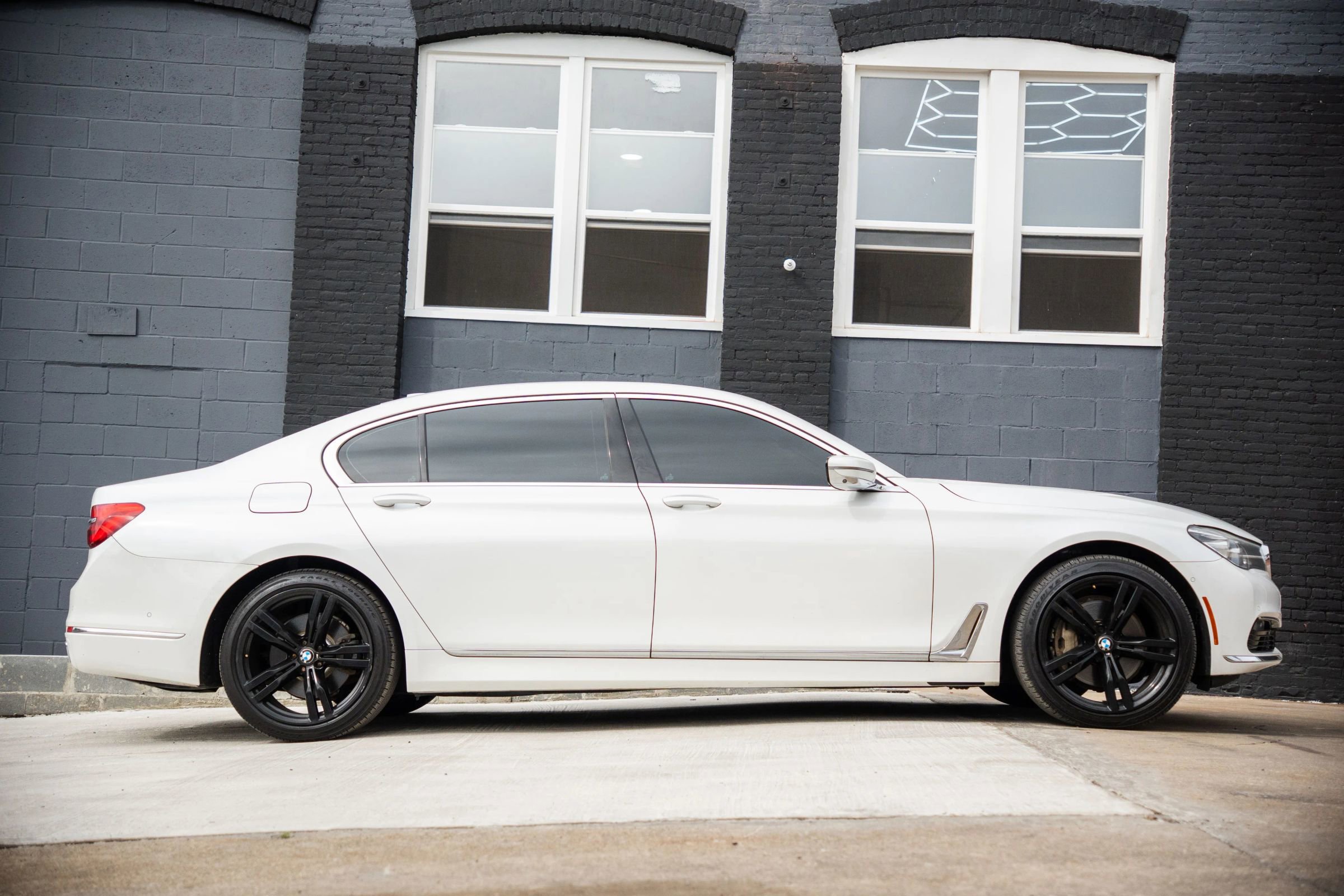 Used 2017 BMW 740i xDrive image 6