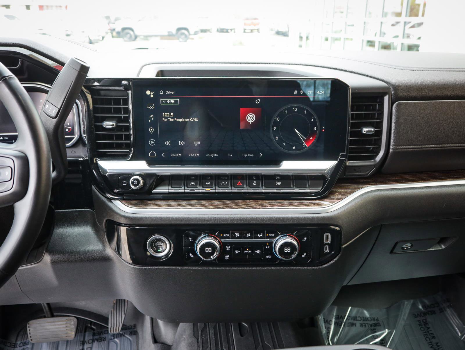 Used 2023 GMC Sierra 1500 SLE image 18