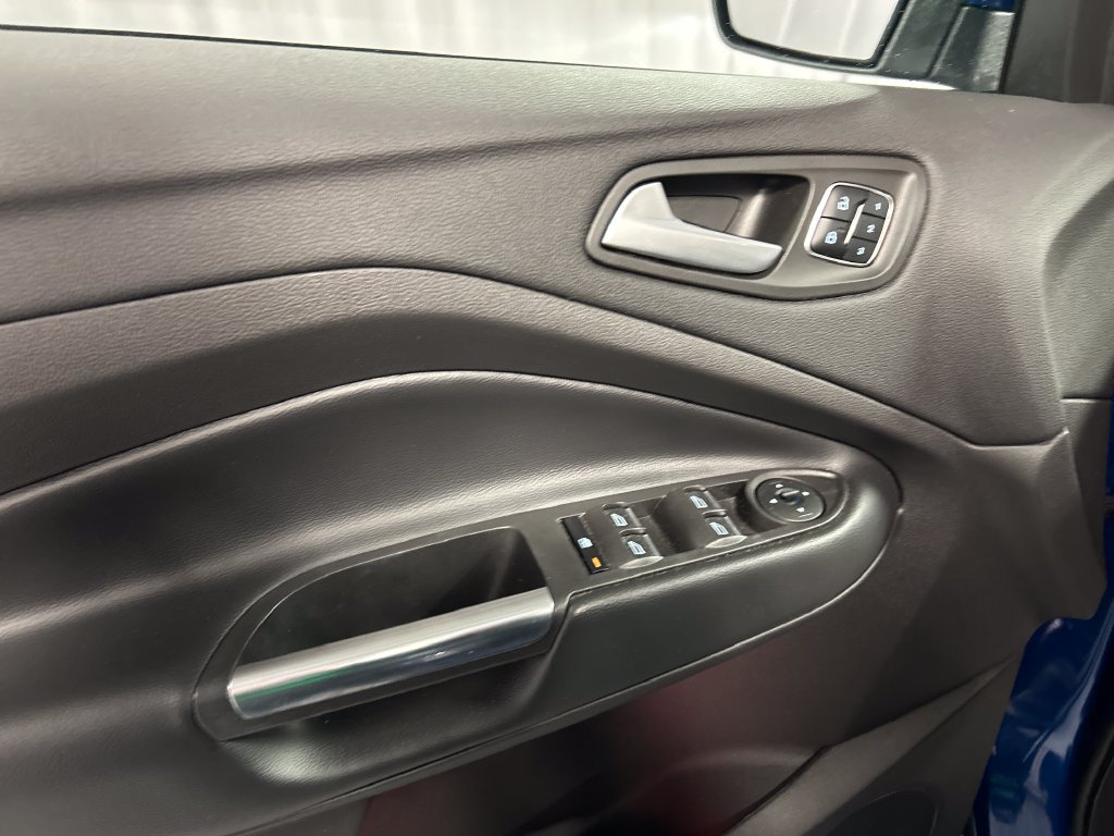 Used 2019 Ford Escape Titanium FWD image 12