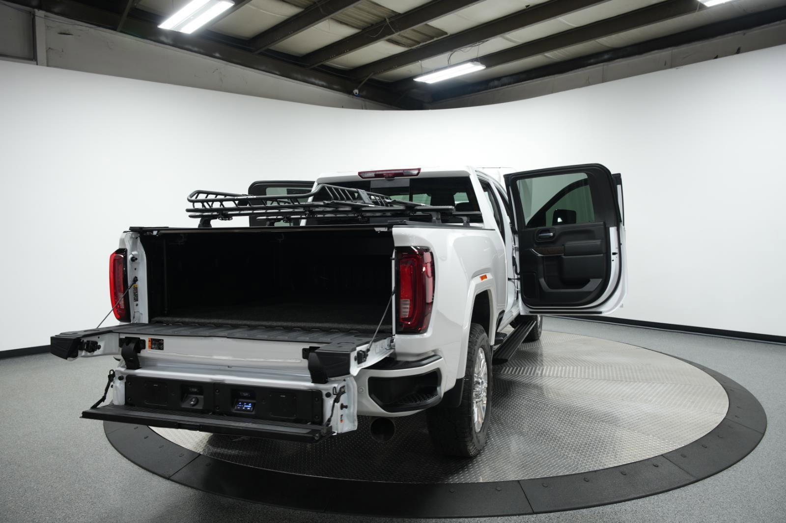 Used 2022 GMC Sierra 2500 Denali w/ Denali Ultimate Package image 12