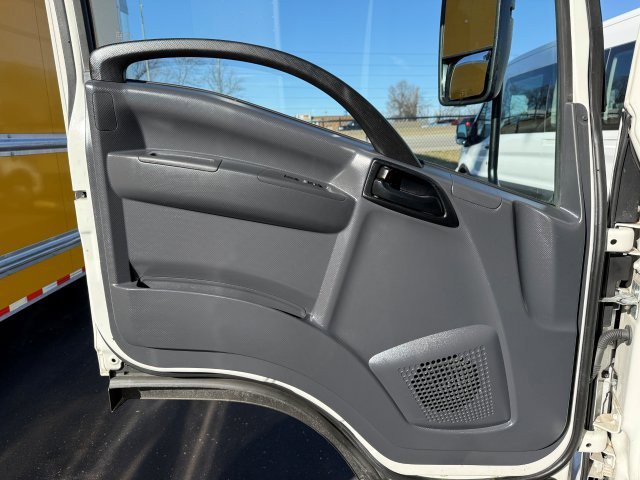 Used 2023 Isuzu NPR image 13